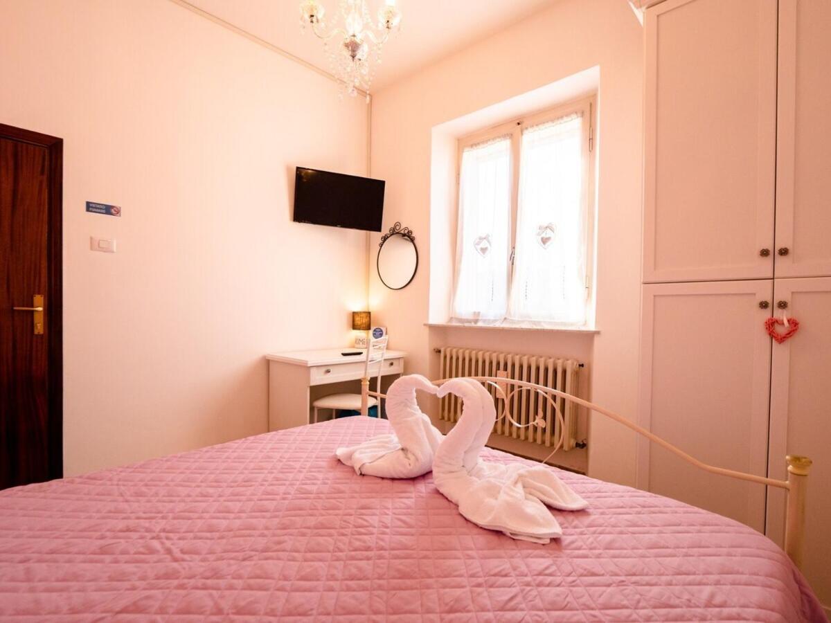 Casa Mafalda - Rooms, Friends And More - Affittacamere, Guest House Senigallia Exterior foto