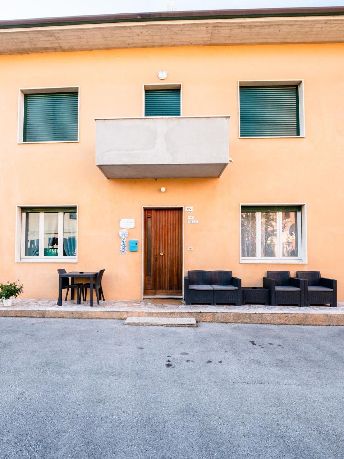 Casa Mafalda - Rooms, Friends And More - Affittacamere, Guest House Senigallia Exterior foto