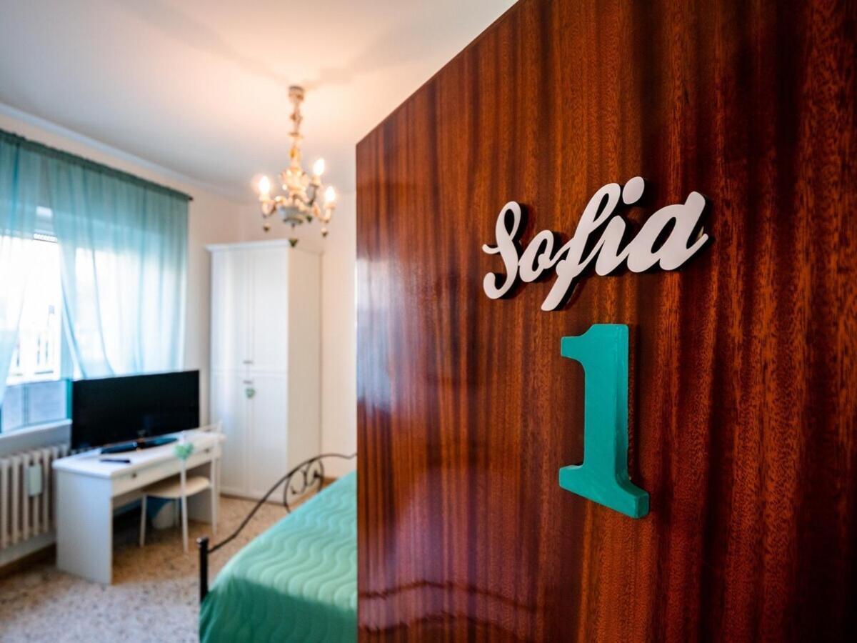 Casa Mafalda - Rooms, Friends And More - Affittacamere, Guest House Senigallia Exterior foto