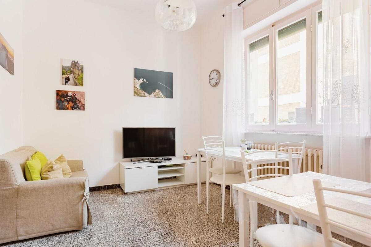 Casa Mafalda - Rooms, Friends And More - Affittacamere, Guest House Senigallia Exterior foto